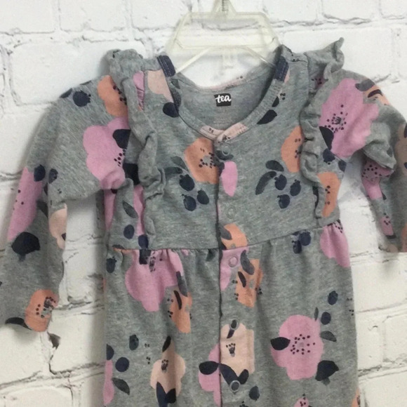 Tea Collection Snap Button Floral Romper size 3-6M - Picture 2 of 6